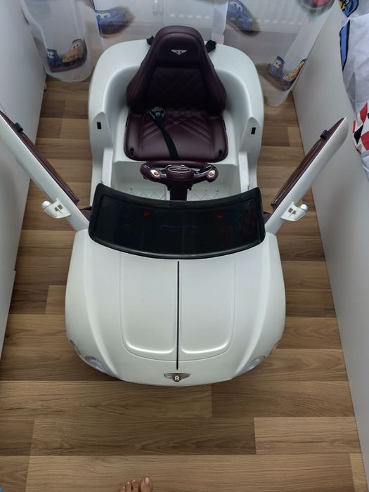 Mașinuță pt copii cu telecomanda