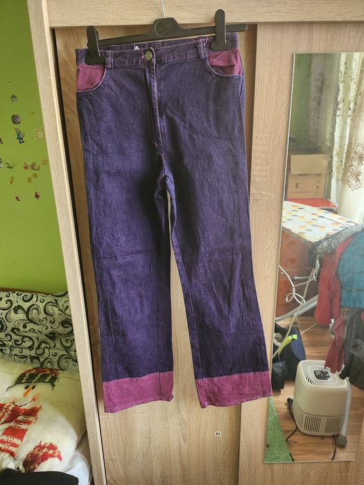 Pantaloni noi confecționați pentru UK