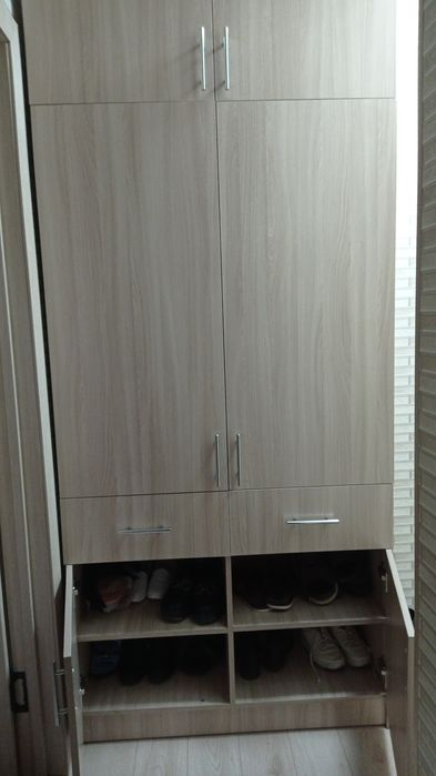 Шкаф для прихожи компактный