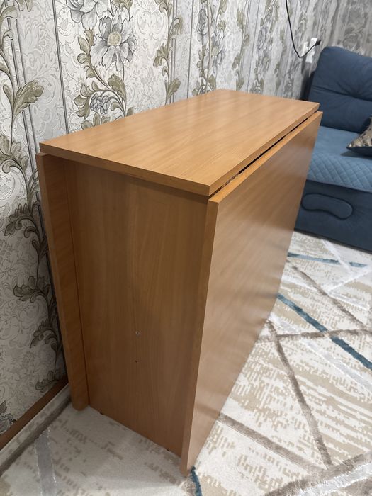 Стол книжка гостинный