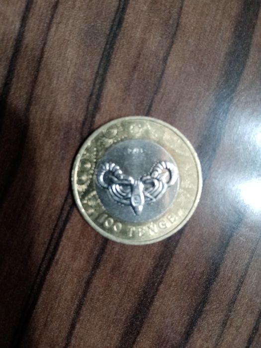 Продам монету наменалом 100 тенге