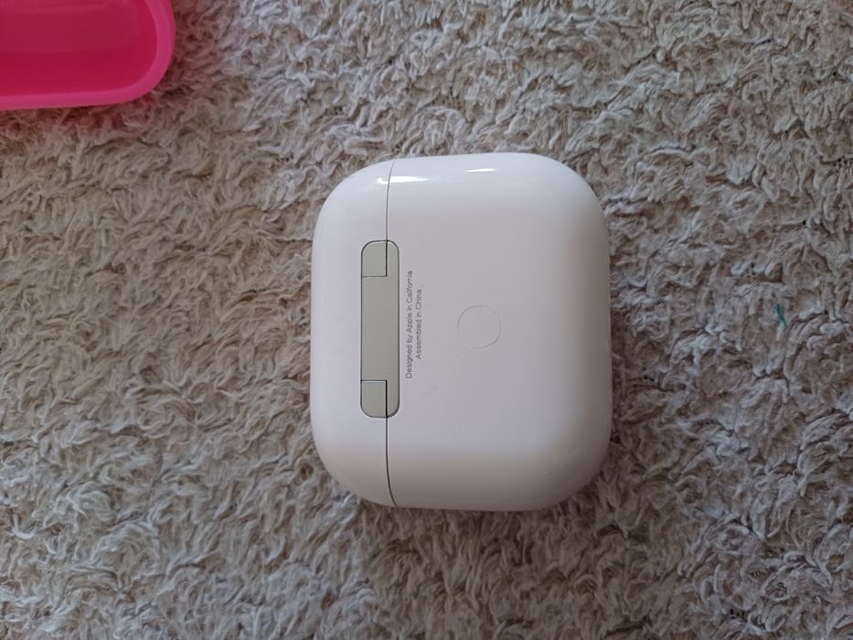 кейс Apple AirPods 3