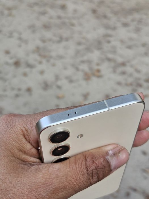 Samsung s24. 5G Argnal
