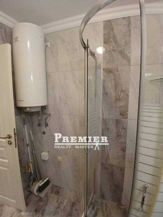 Продава се прекрасна студия в отличен целогодишен комплекс,