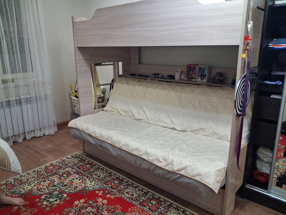 Продам двухъярусную кровать