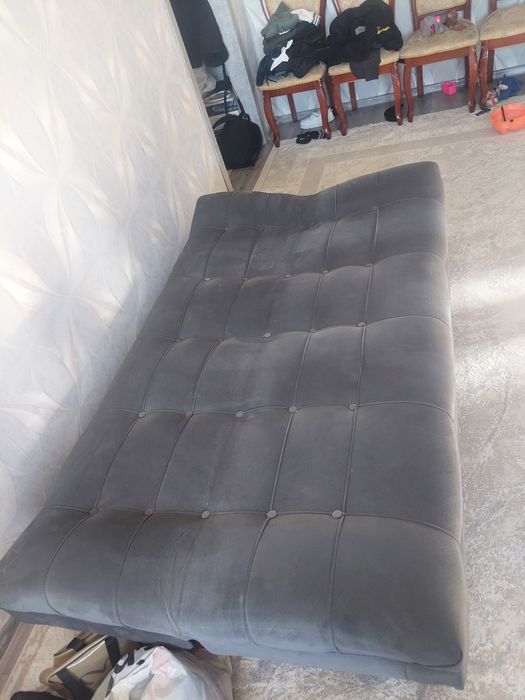 Срочно продам диван