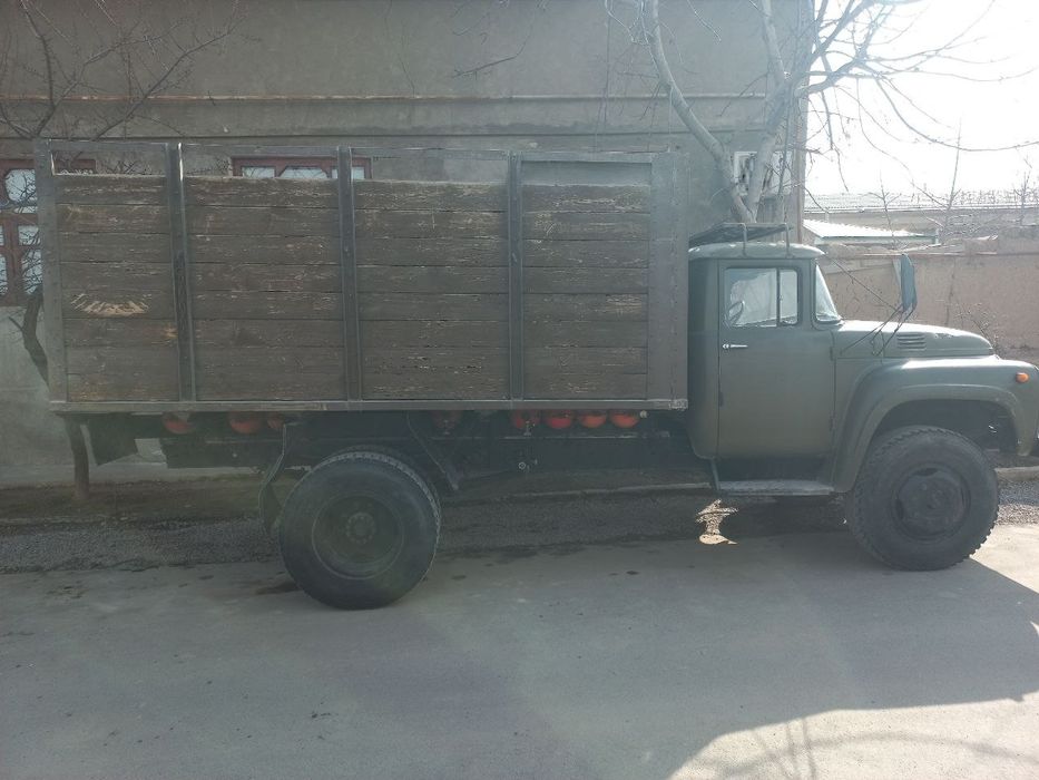 Зил 130 срочно сотилади