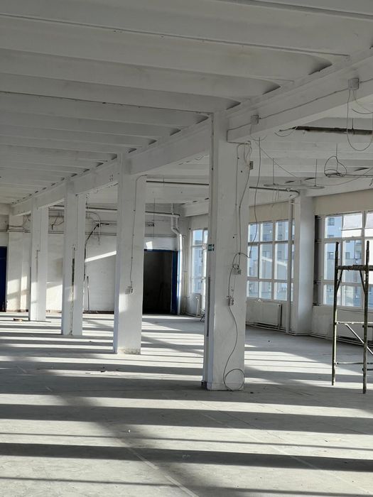 Închiriez spatiu proprietar 614 mp(vizavi de proiectul Rivus)