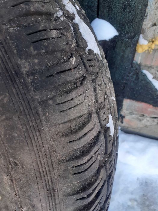 Продам два баллона 205/70/16
