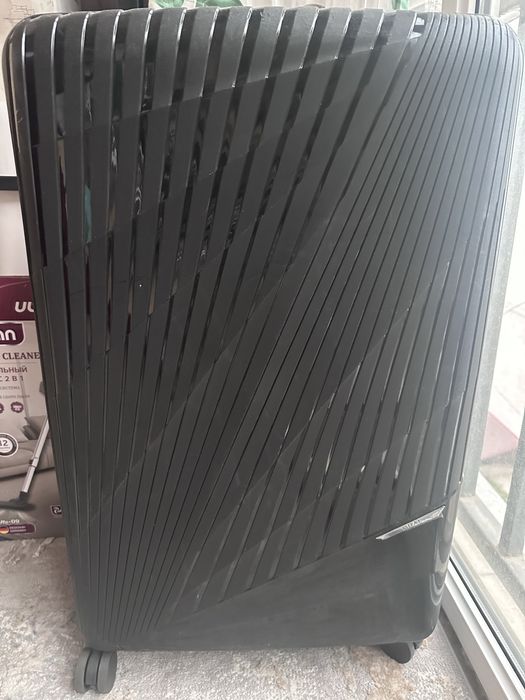 чемодан черный большой