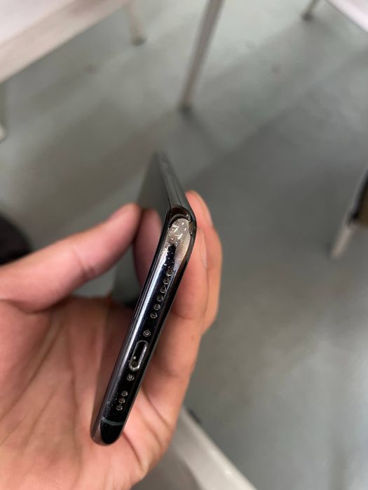 IPHONE 11 pro sotiladi