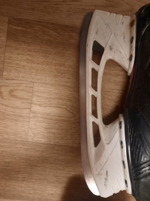 Продам коньки Размер 40,5