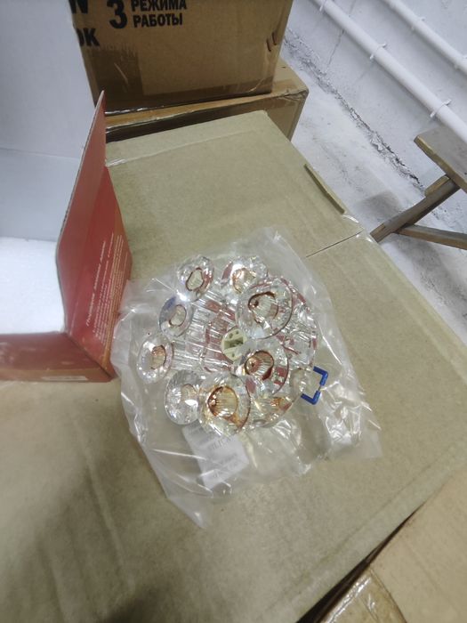 Потолочные светильники, споты ,софиты