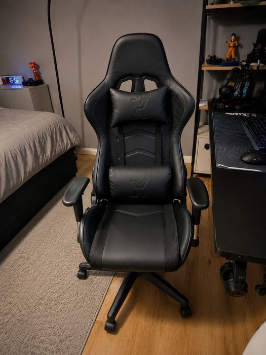 Scaun gaming X Rocker – stare excelentă, pistonul pare să fie blocat
