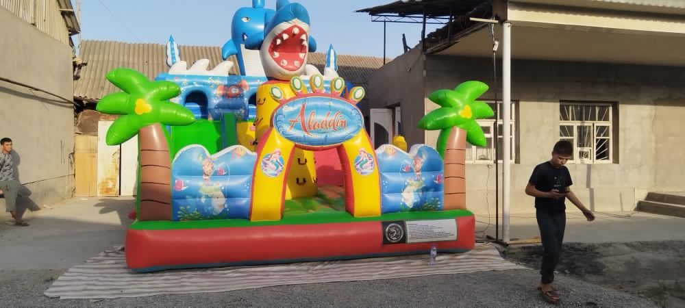 Batut 5x8 holati yaxwi 1 sizon iwlagan srochna soʻyladi  qalin  matriy