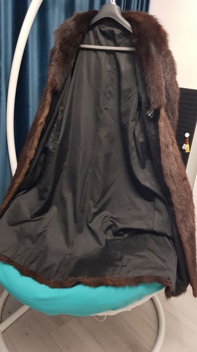 Vand haina de blana naturala, lunga de bizam.