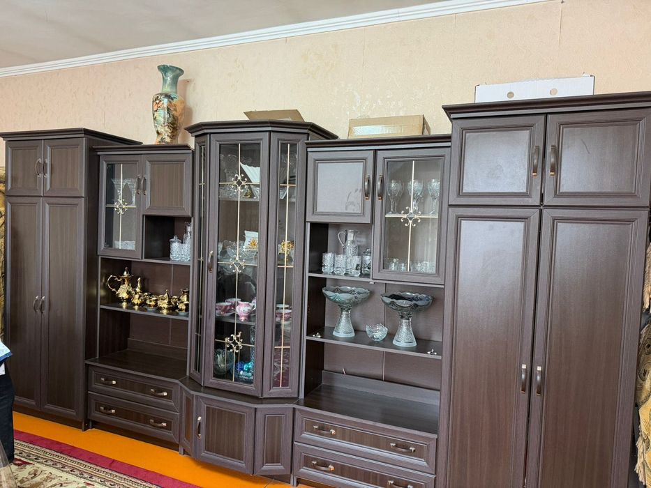 Стенка для зала б/у