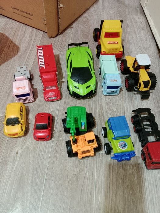 Продам    машинки