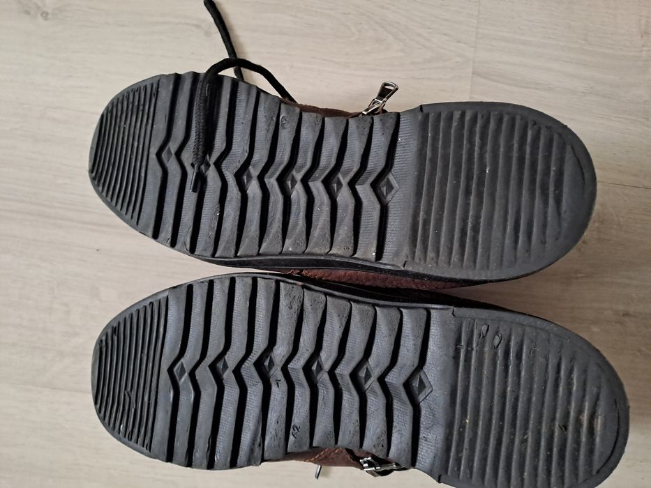 Ерлер аяк киімі сатылады