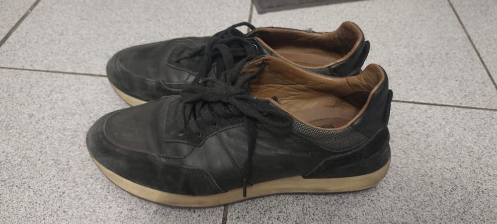 Кроссовки классические