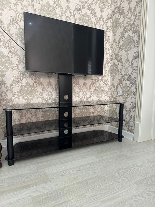 Подставка под ТВ стеклянная