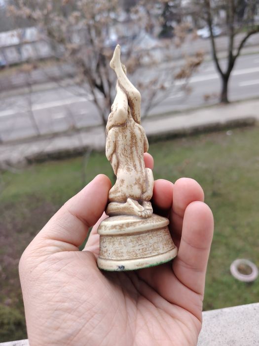 Figurina erotica senzațională