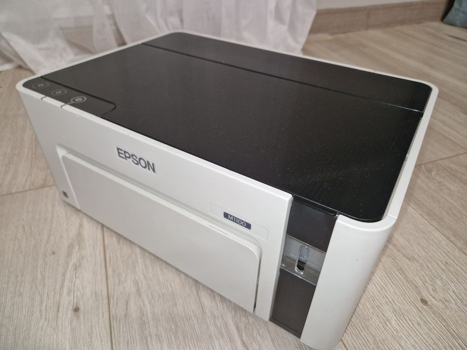 Продам черно - белый принтер EPSON M1100