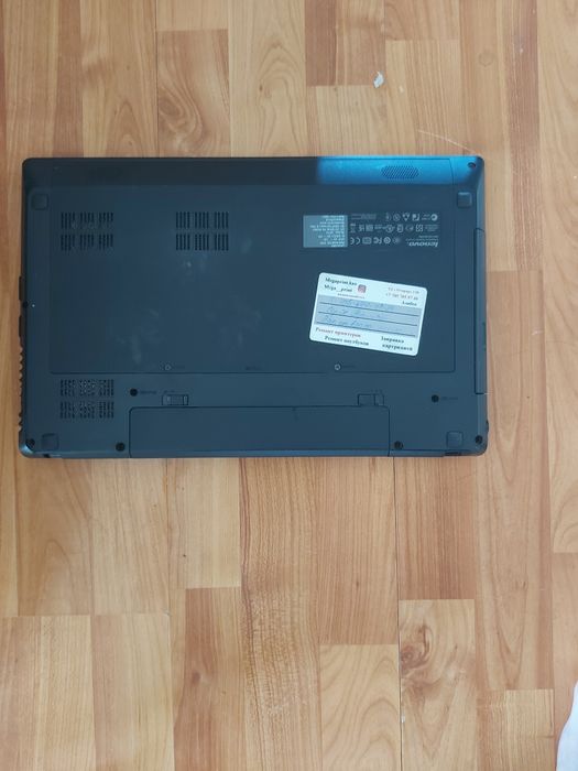 Тяжёлый ноутбук lenovo.