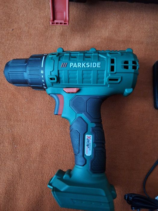 Bormasina - Masina de gaurit si insurubat Parkside cu acumulator si incarcator
