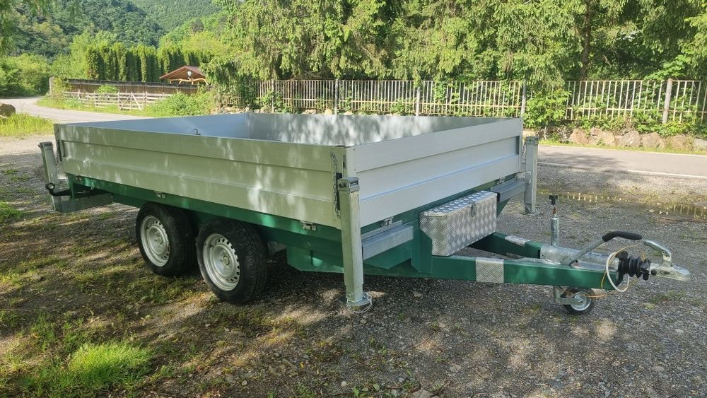 Vând remorcă apicola nouă