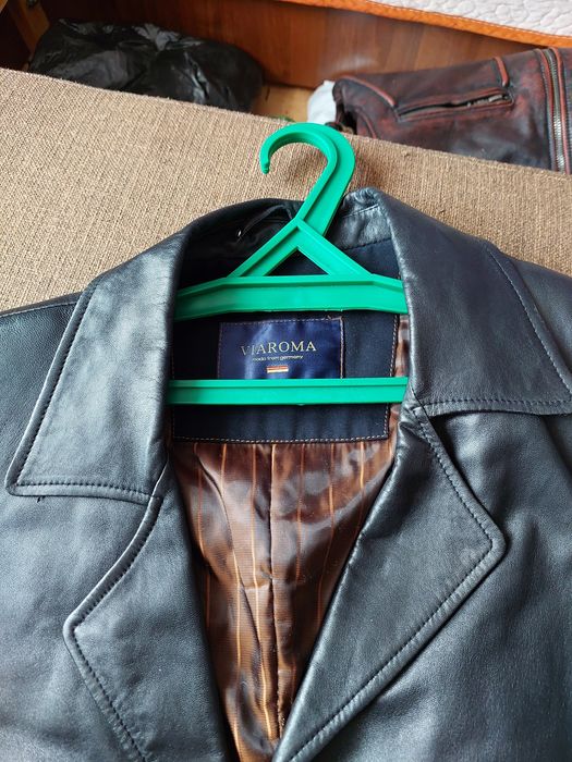 Кожанный сюртук б/у, в отличном состоянии, размер  48-50 кожа ягнёнка