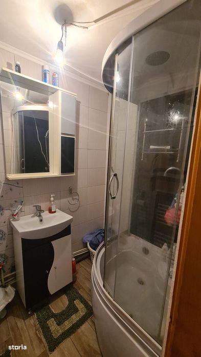 Casă de vânzare în Curtea de Argeș.