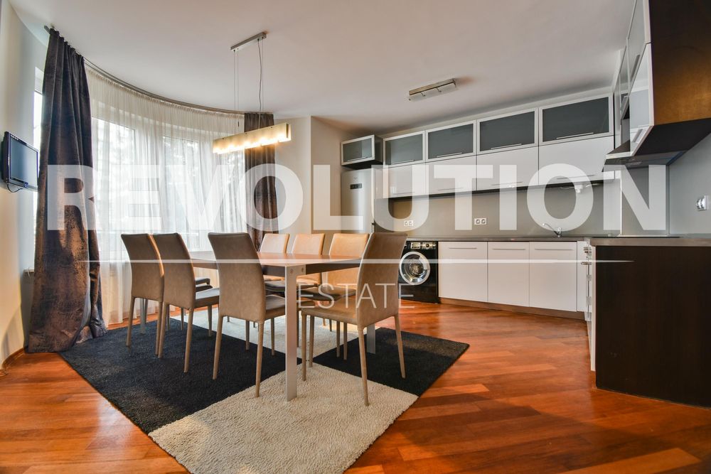 Дава се под наем Четиристаен апартамент в София, Иван Вазов - 160 кв.м за 1750 € - Снимка #2