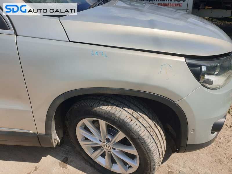 Aripa Dreapta Fata FARA Bandou cu Rugina Volkswagen Tiguan 5N 2007 - 2015 Culoare LR7L [0104]
