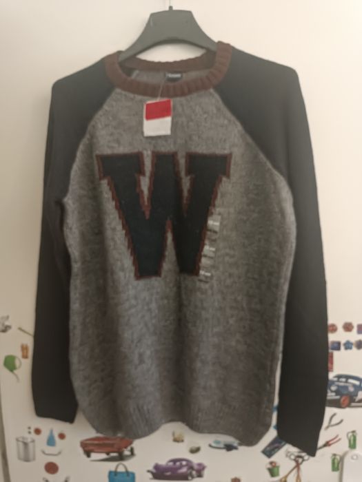 Продавам нови детски блузи и пуловери