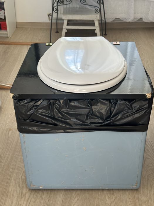 WC MOBIL pentru cei imobilizati la pat