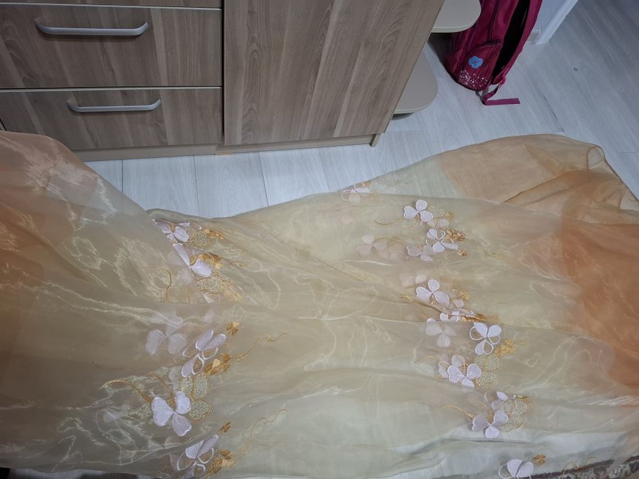 Продам Штор в отличном состоянии