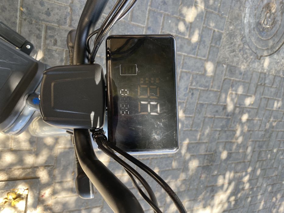 Скутер сотилади йанги хама жойи ишлайди