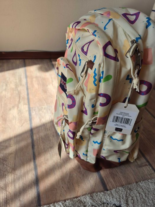 продавам НОВИ ОРИГИНАЛНИ раници Jan Sport