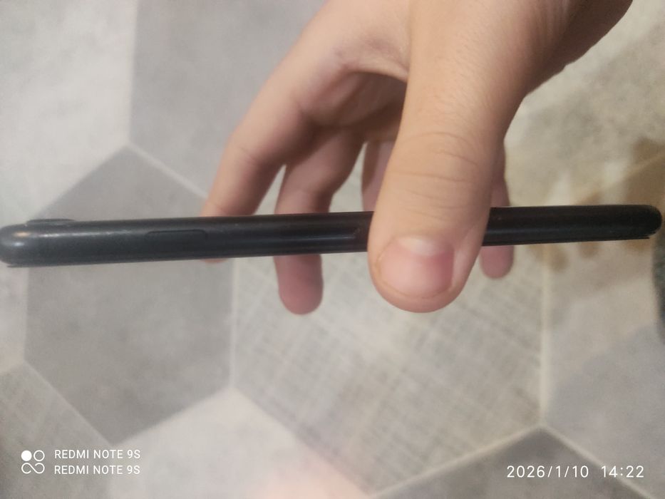 Айфон се 2-го поколения