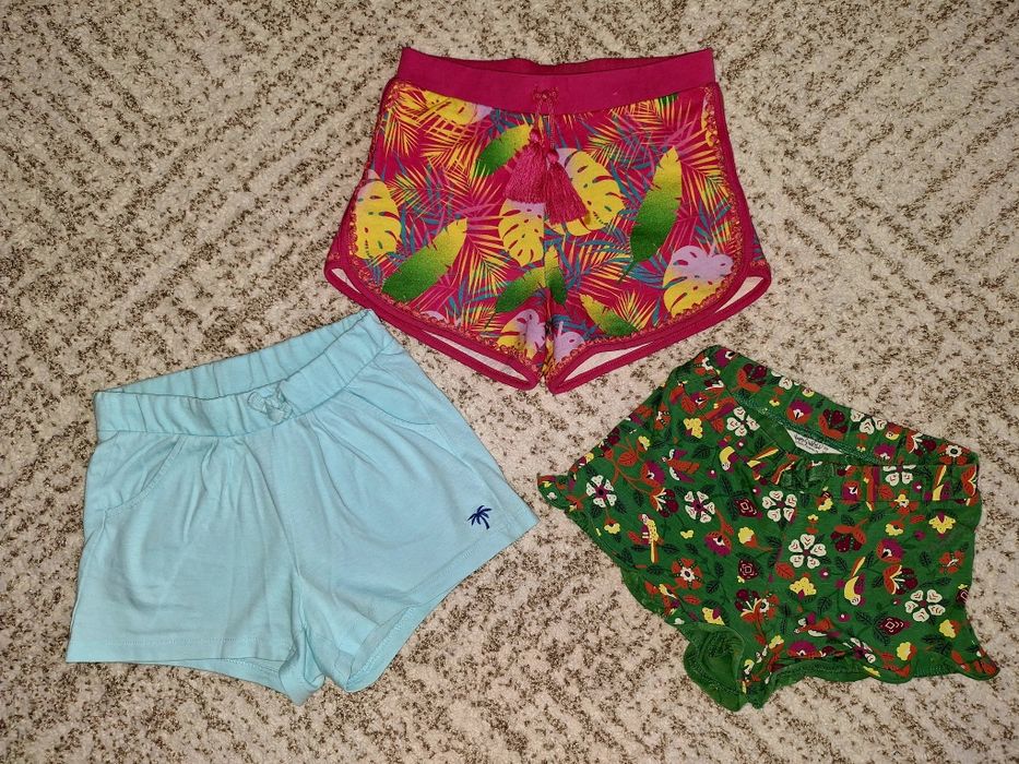 Lot pantaloni scurti C&A si George 5-6 ani.