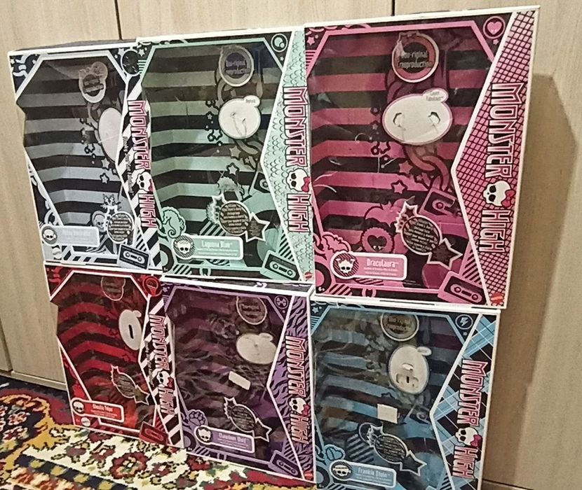 Продам коробки монстер хай