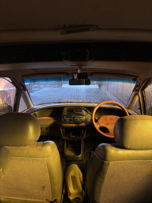 Продам Estima emina