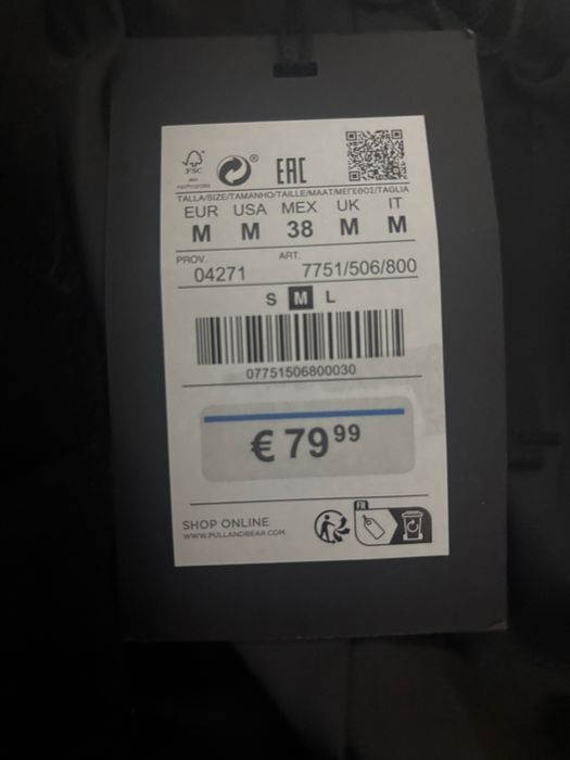 НОВО Pull&Bear черно палто (размер М)