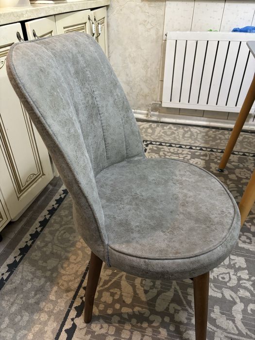 Кухонный стол с 6ти стульями