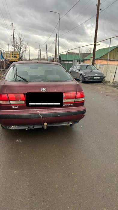 продам машину тойота карина е