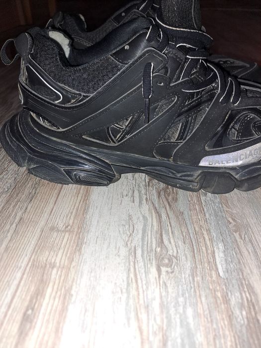 Balenciaga 41 номер , на последната снимка се вижда забележката