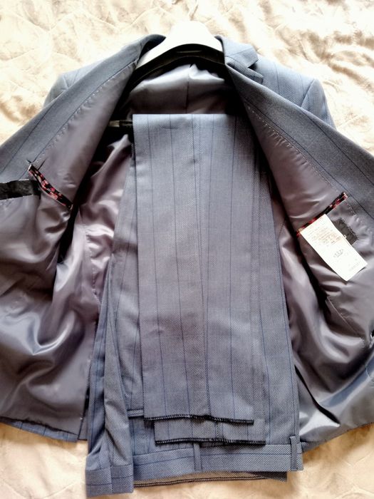 Мужской костюм новый