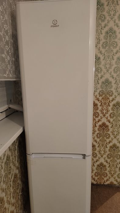 Холодильник продам