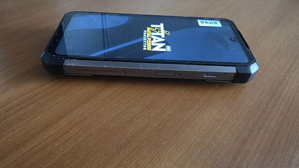 iHUNT Strong Titan Metal P22000 Projector PRO
